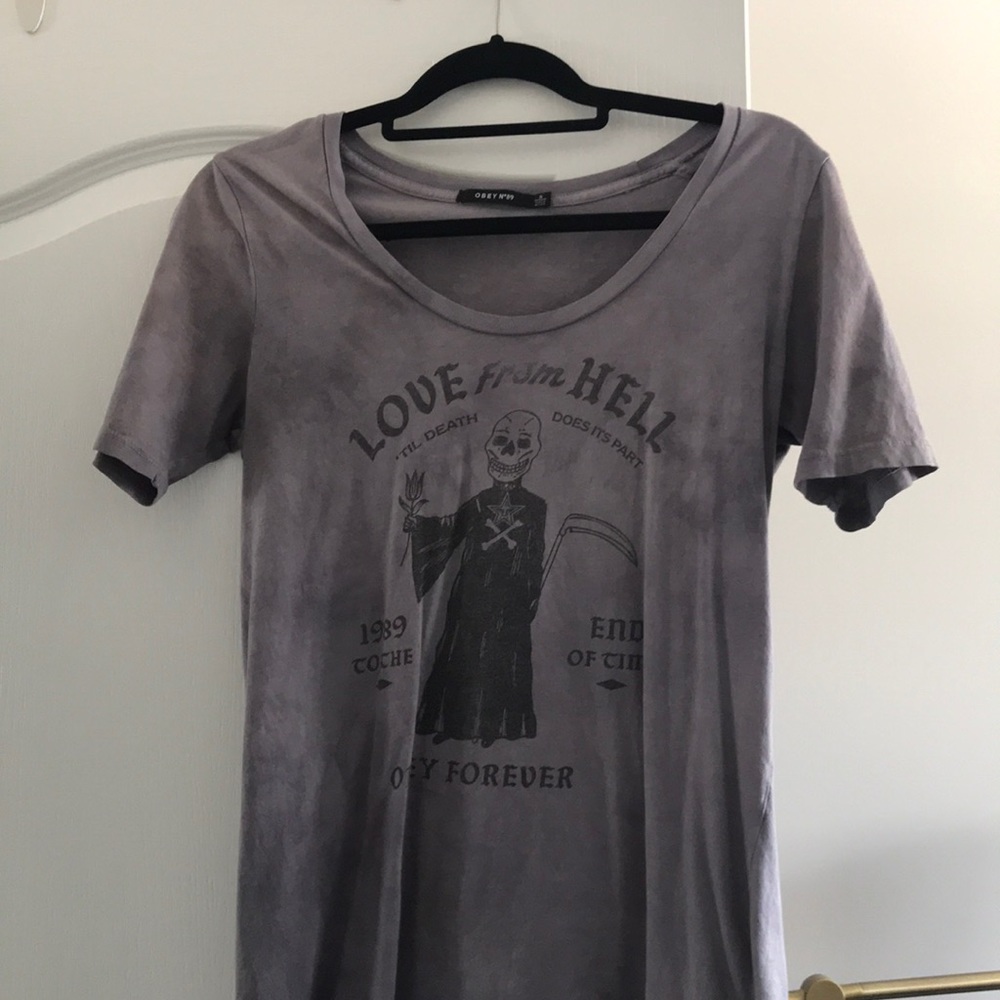 Obey tee